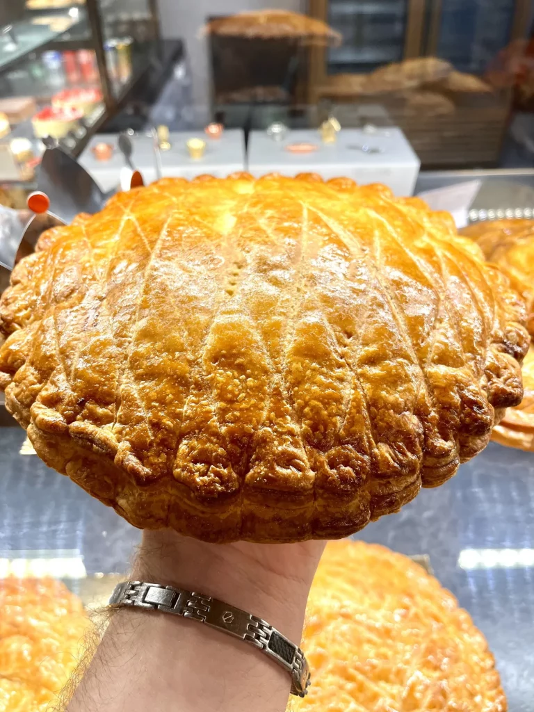 🎉 Bonne Année 2025 et Galettes des Rois 👑🎉